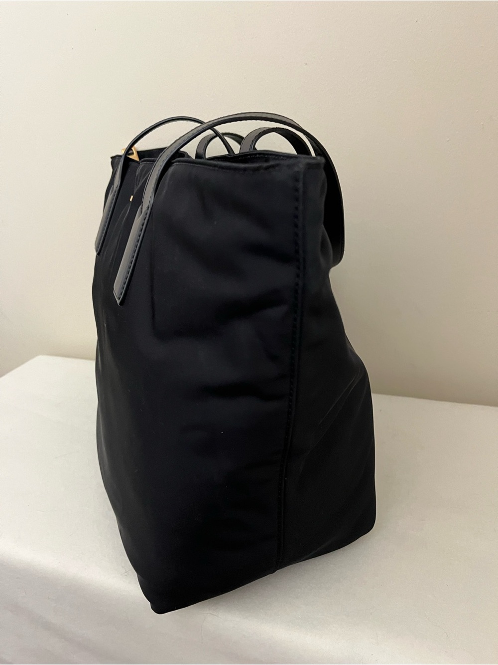 Marc Jacobs Black Nylon Large Tote with Gold Logo - Picture 7 of 14